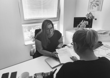 Normální je chodit do práce, platit bydlení a starat se o děti